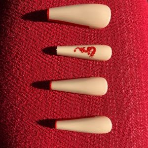 Dragon nails